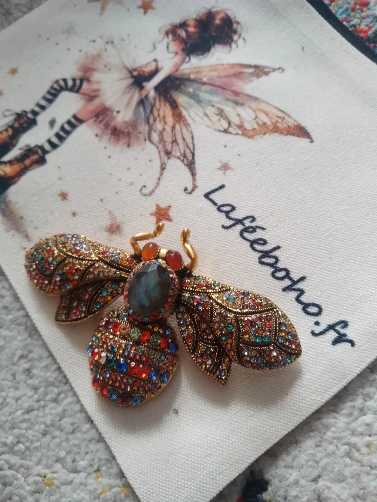 Broche grand papillon avec pierres naturelles semi précieuses